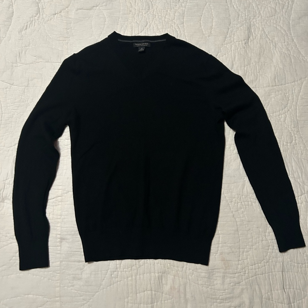 Banana Republic Men's V-Neck Black Sweater (Merino wool)